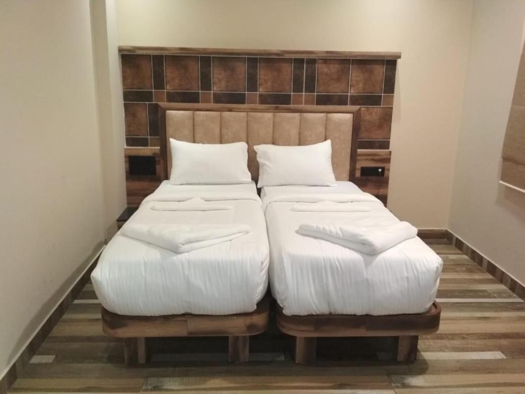 Hôtel Laxman Residency Mangalore à Kulurkudrū Extérieur photo