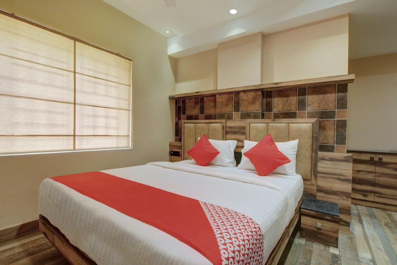 Hôtel Laxman Residency Mangalore à Kulurkudrū Extérieur photo