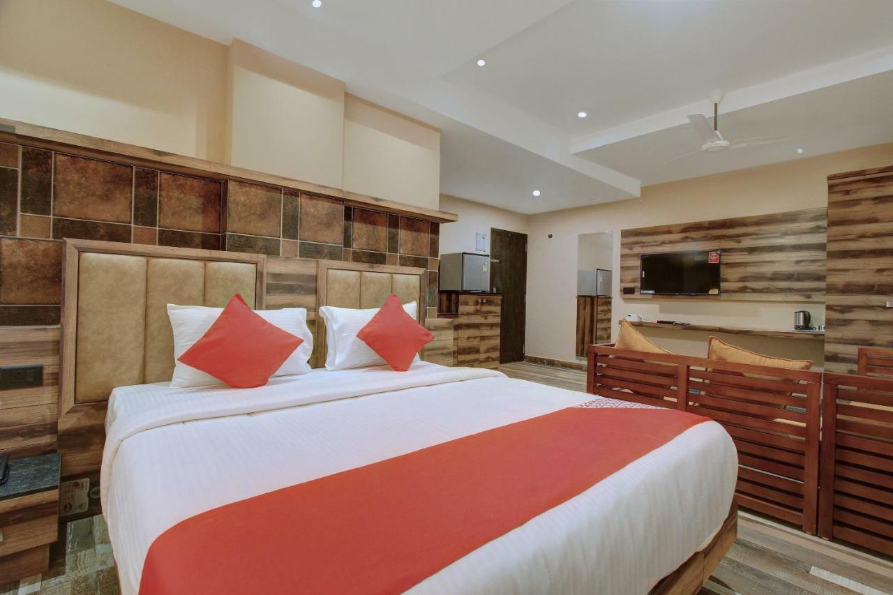 Hôtel Laxman Residency Mangalore à Kulurkudrū Extérieur photo