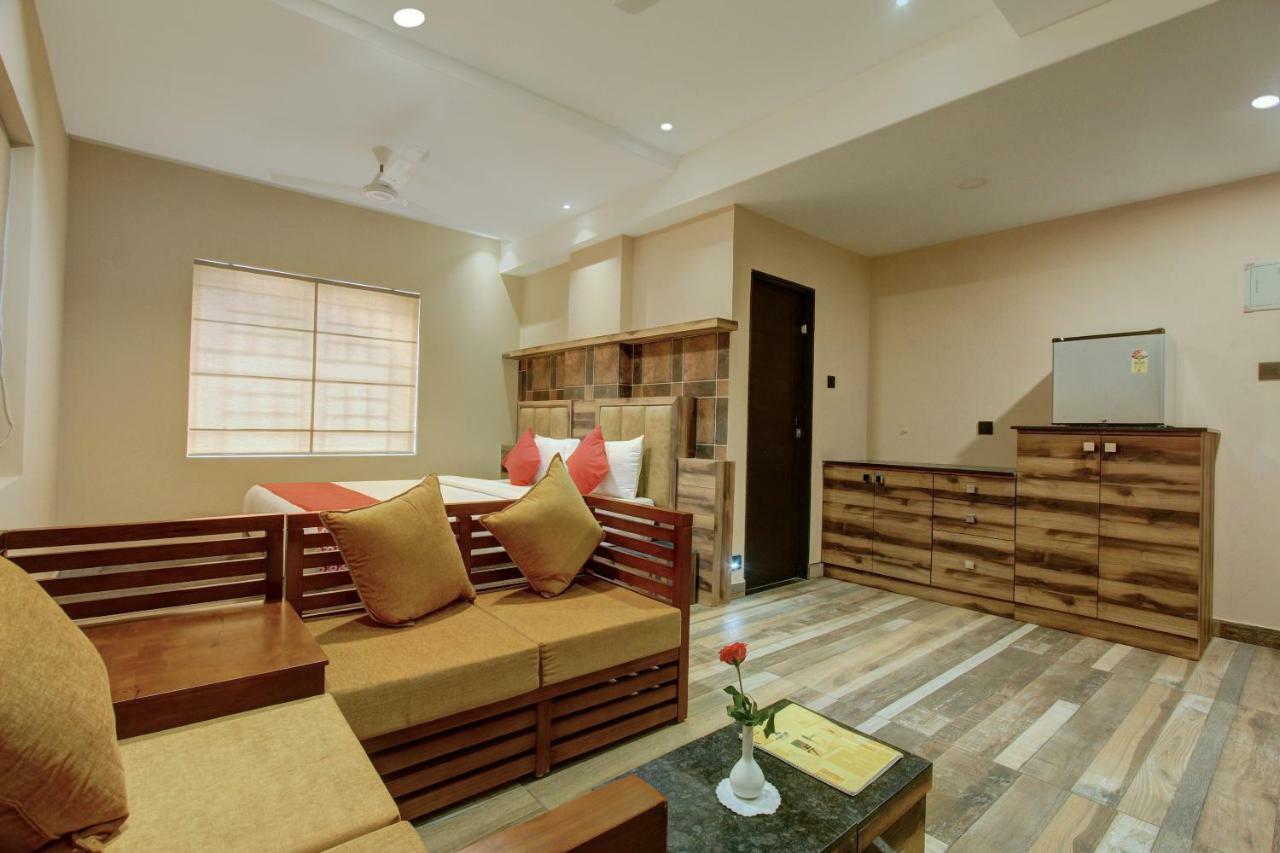 Hôtel Laxman Residency Mangalore à Kulurkudrū Extérieur photo